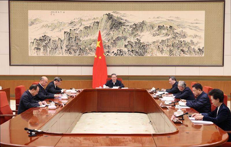 李强主持召开国务院党组会议学习贯彻习近平总书记在党的二十届四中全会上的重要讲话和全会精神丁薛祥出席「相关图片」